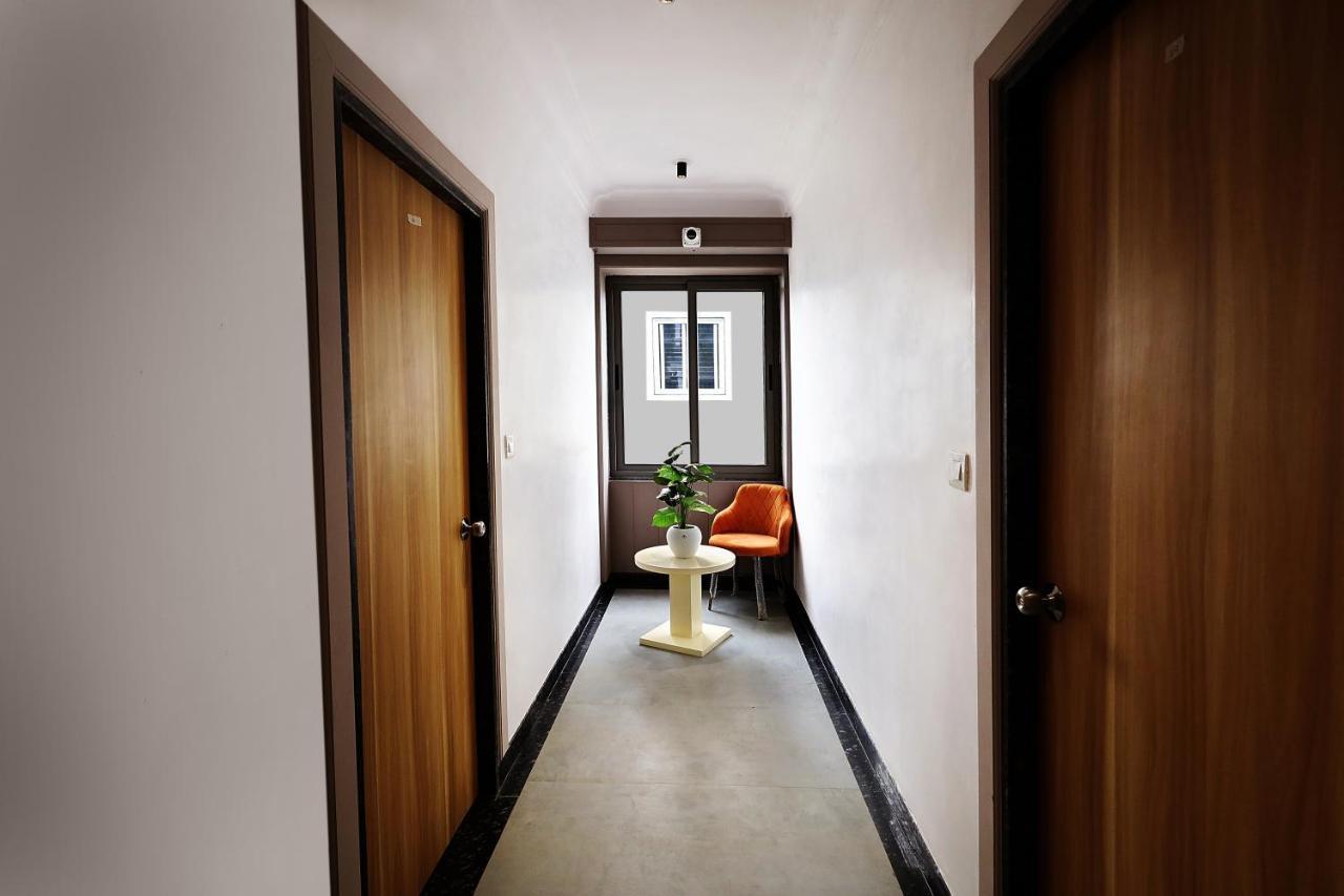 Sparkle Just 400 Meters From Railway Station